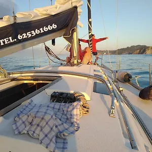  Hotel en barco Inolvidable Experiencia En Un Velero De 11 Metros!